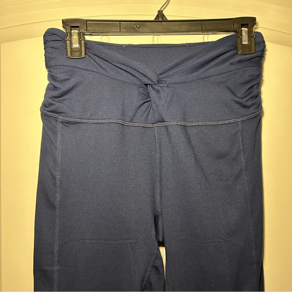 FP Movement by Free People Navy Blue Front Twist Capri Leggings Size Medium - Picture 3 of 8